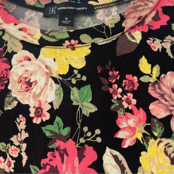 Women’s med floral cold shoulder crew neck soft colorful top - Picture 4 of 5